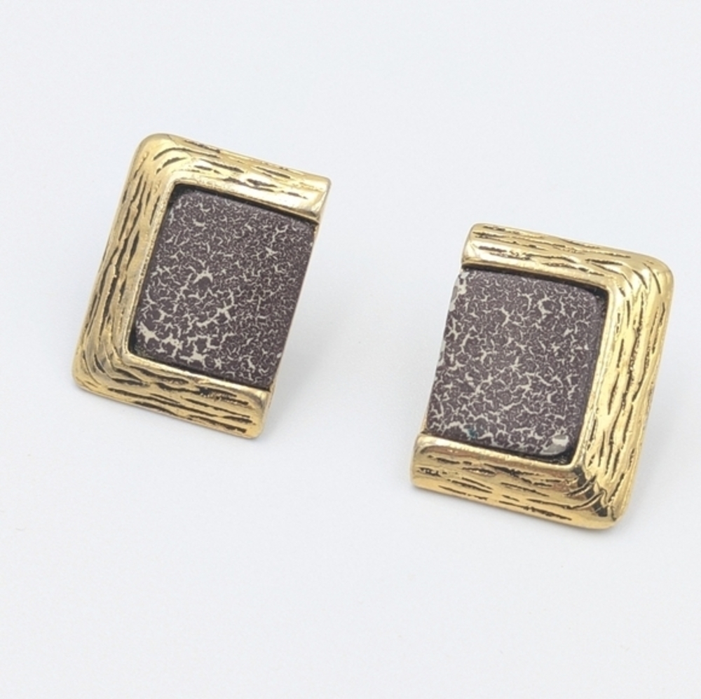 Gold tone and brown geometric stud earrings